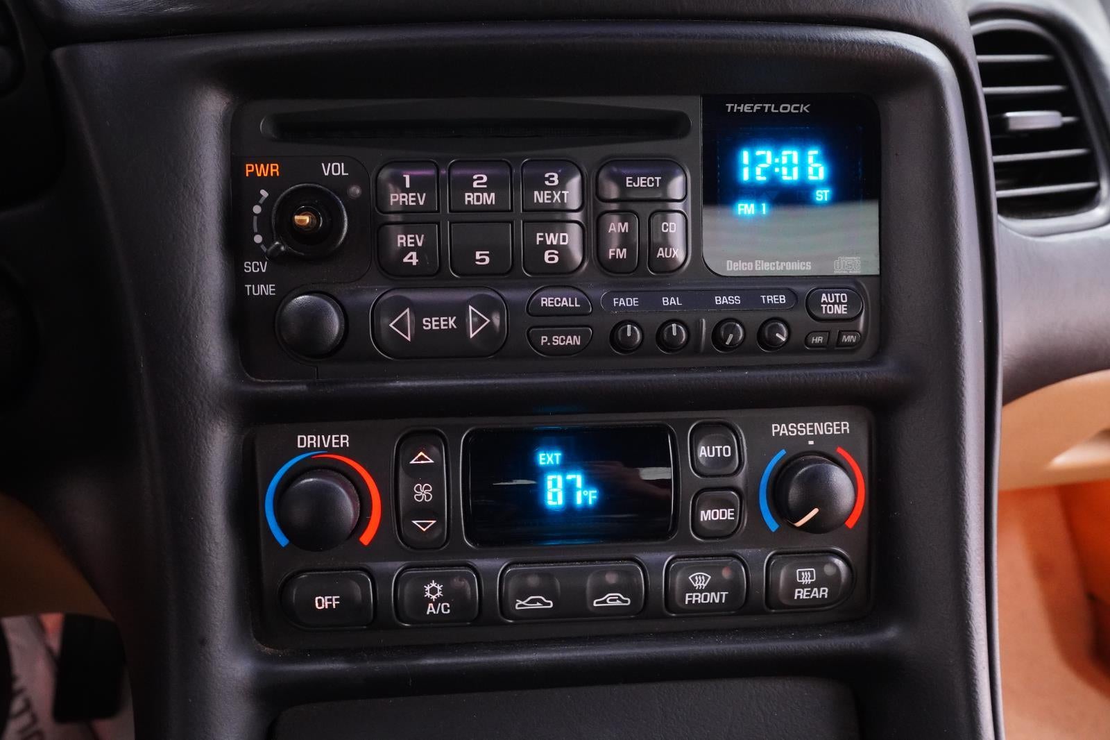 2004 Chevrolet Corvette BASE