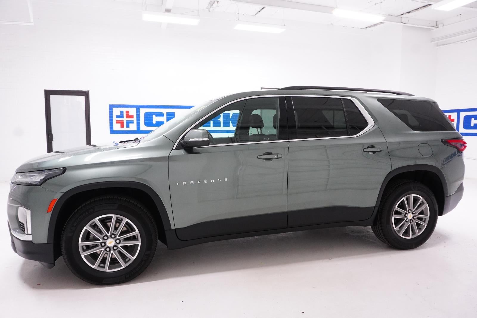 2022 Chevrolet Traverse LT Cloth