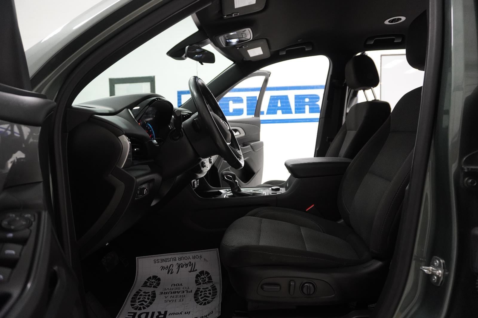 2022 Chevrolet Traverse LT Cloth