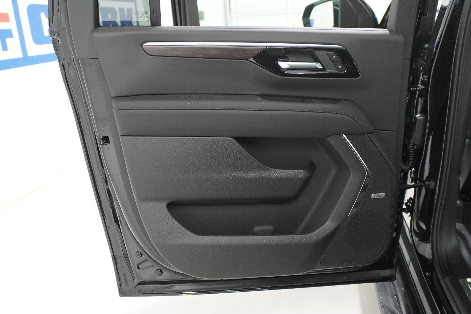 2027 Chevrolet Suburban LT