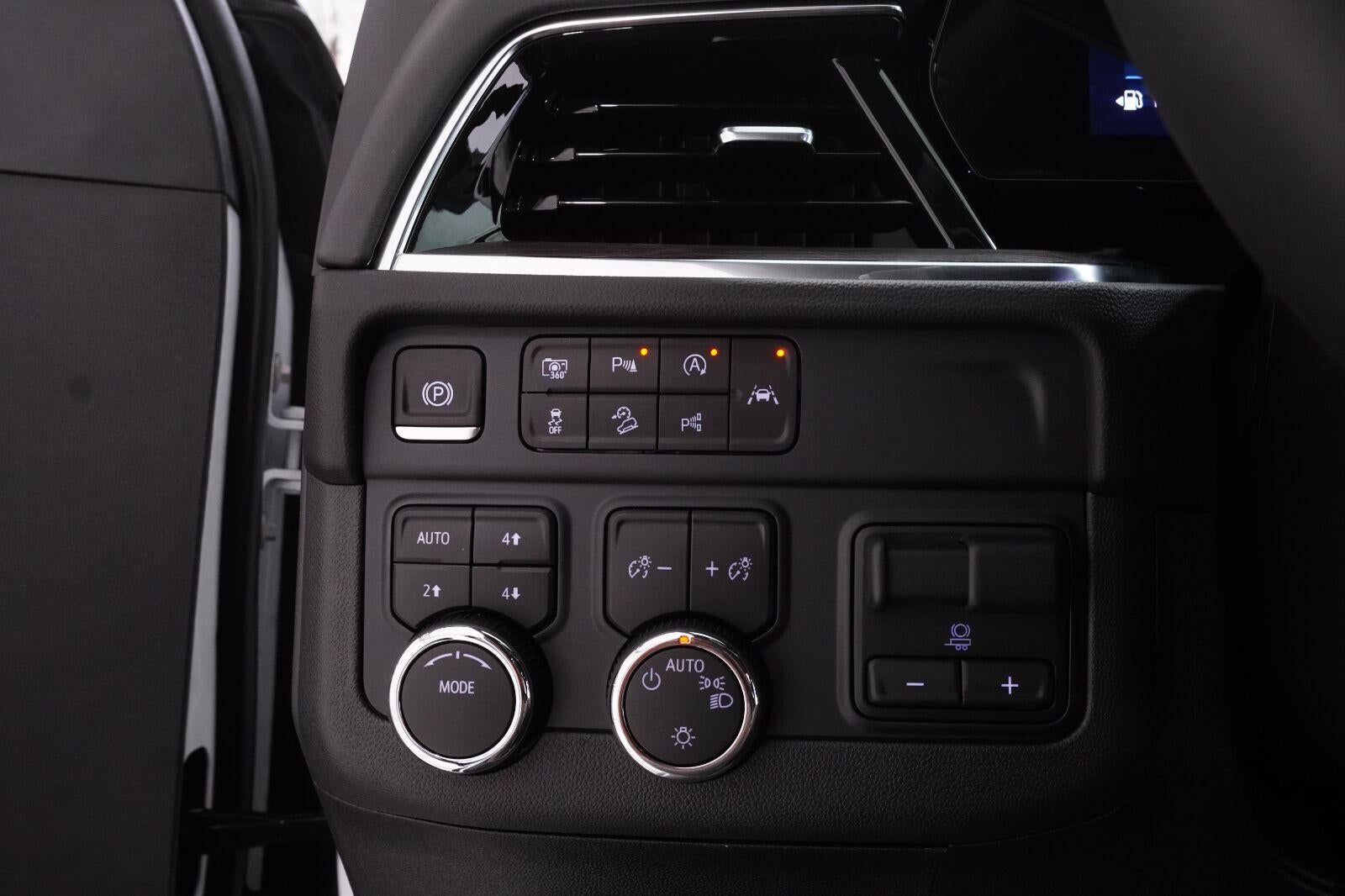 2027 Chevrolet Tahoe LS - Photo 14