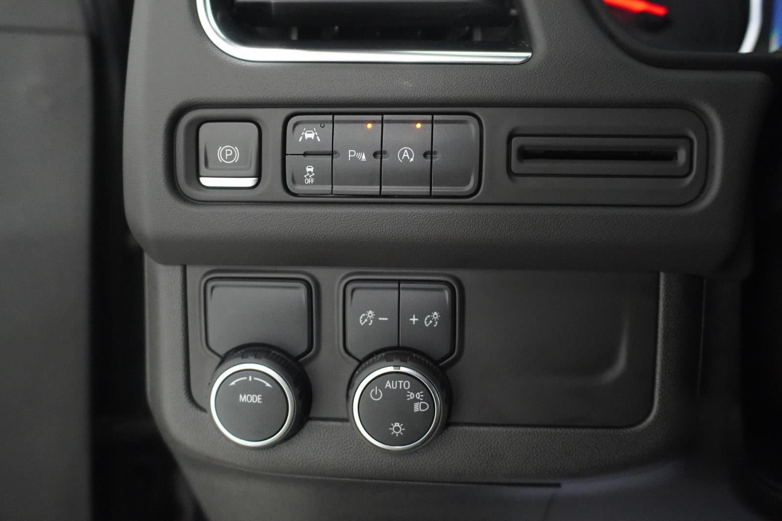 2023 Chevrolet Suburban LS