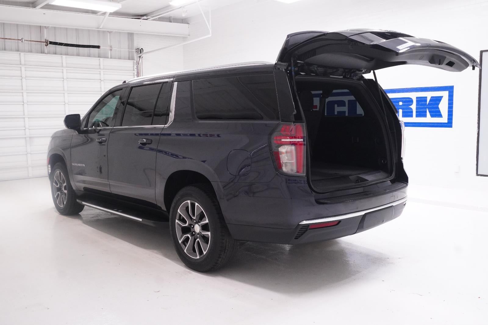 2023 Chevrolet Suburban LS