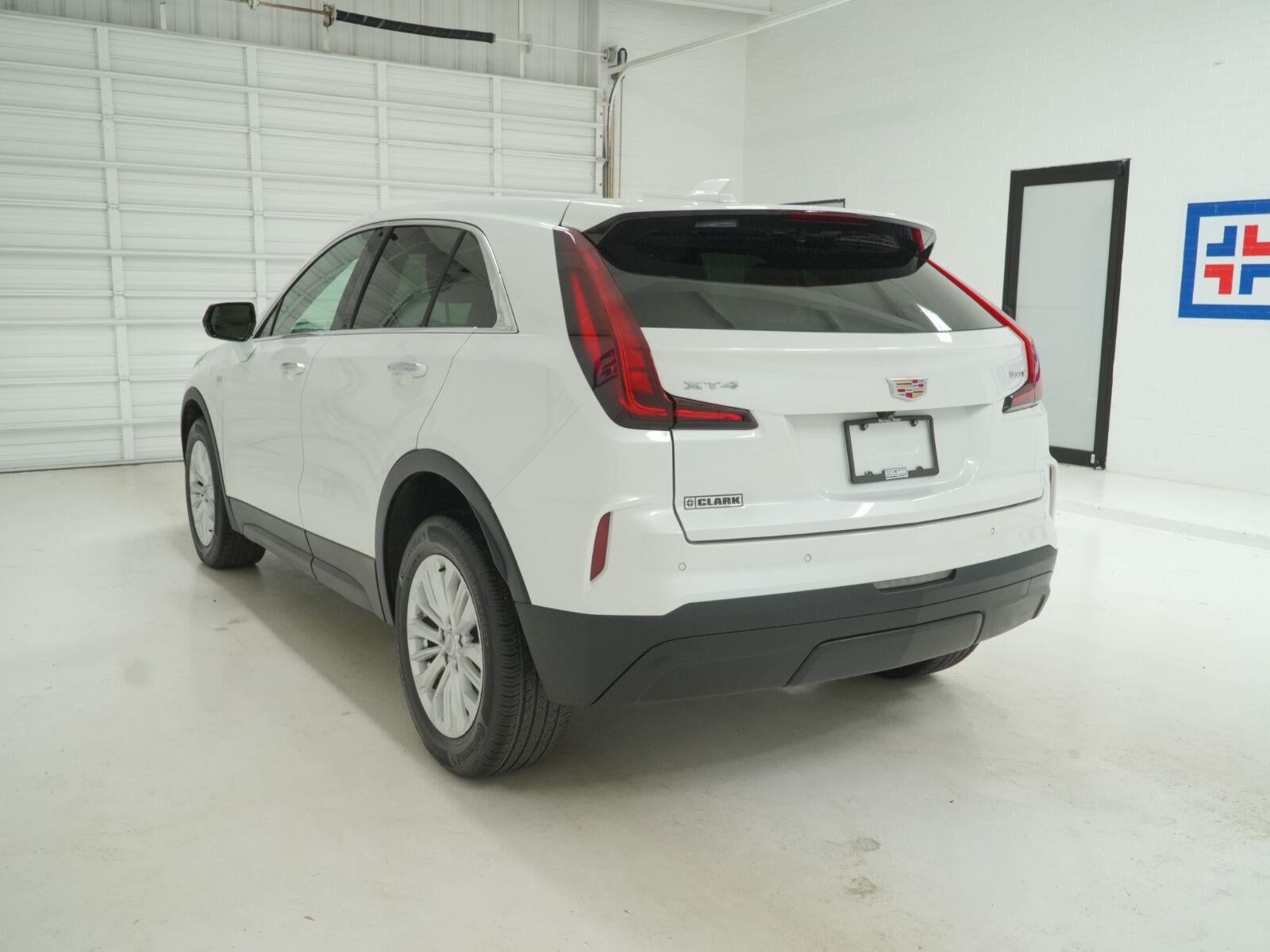 2024 Cadillac XT4 Luxury
