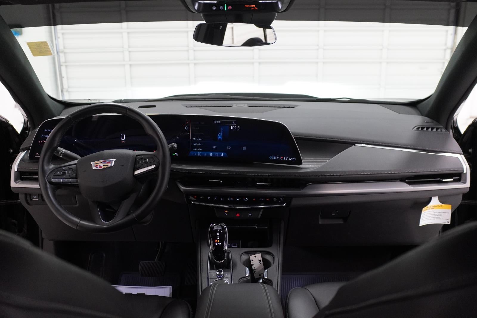 2025 Cadillac XT4 Premium Luxury