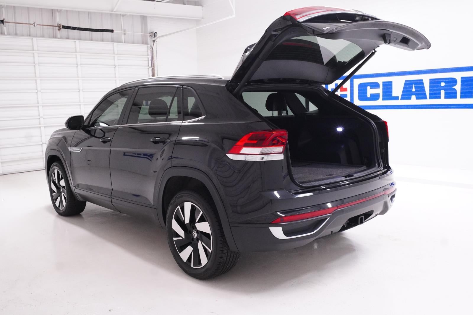 2024 Volkswagen Atlas Cross Sport 2.0T SE w/Technology