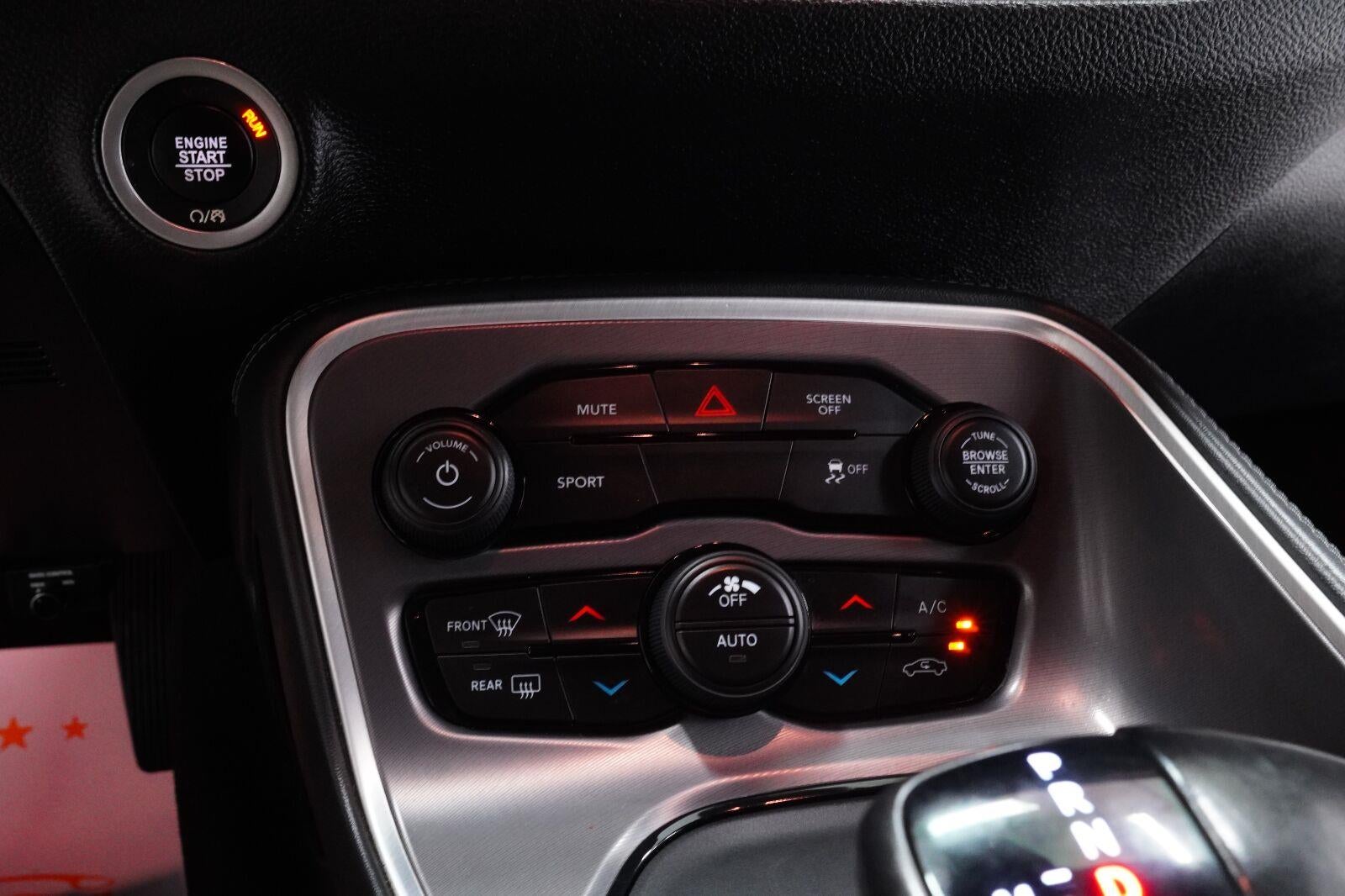 2020 Dodge Challenger SXT
