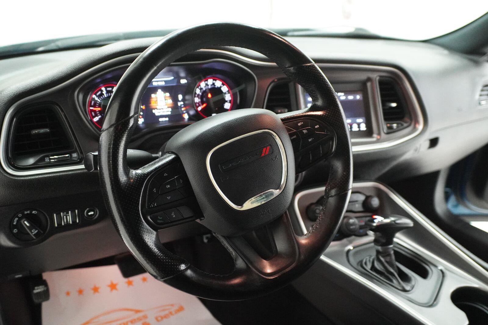 2020 Dodge Challenger SXT