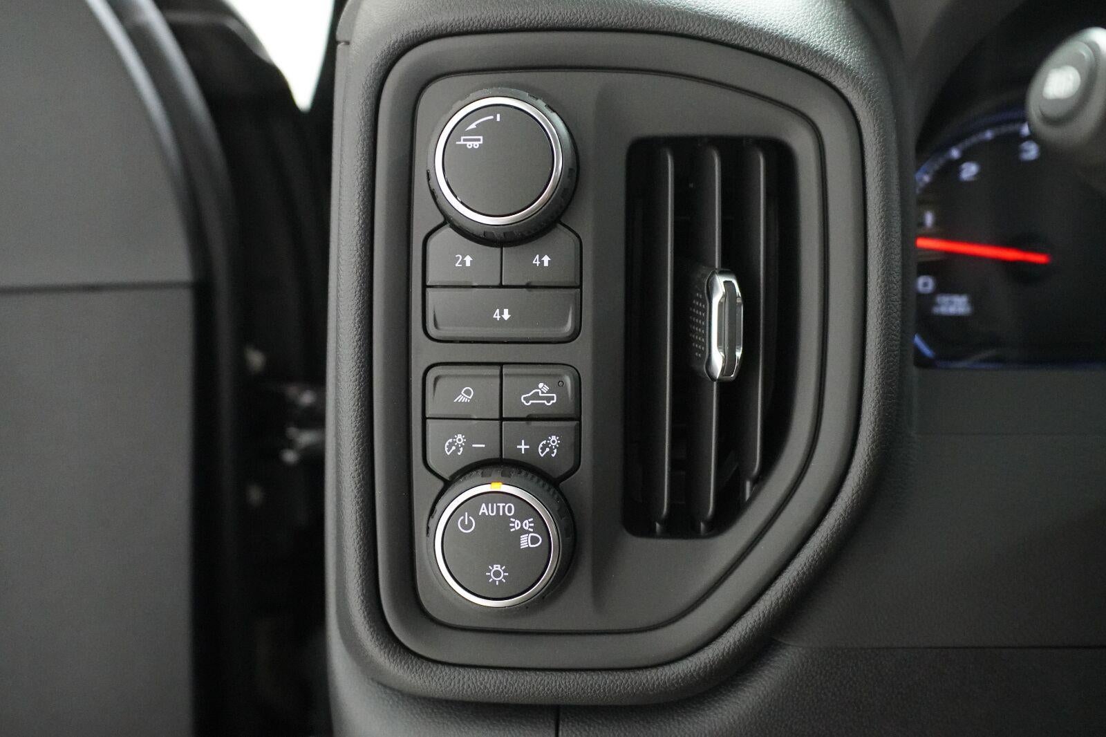 2026 Chevrolet Silverado 2500 HD Custom - Photo 11