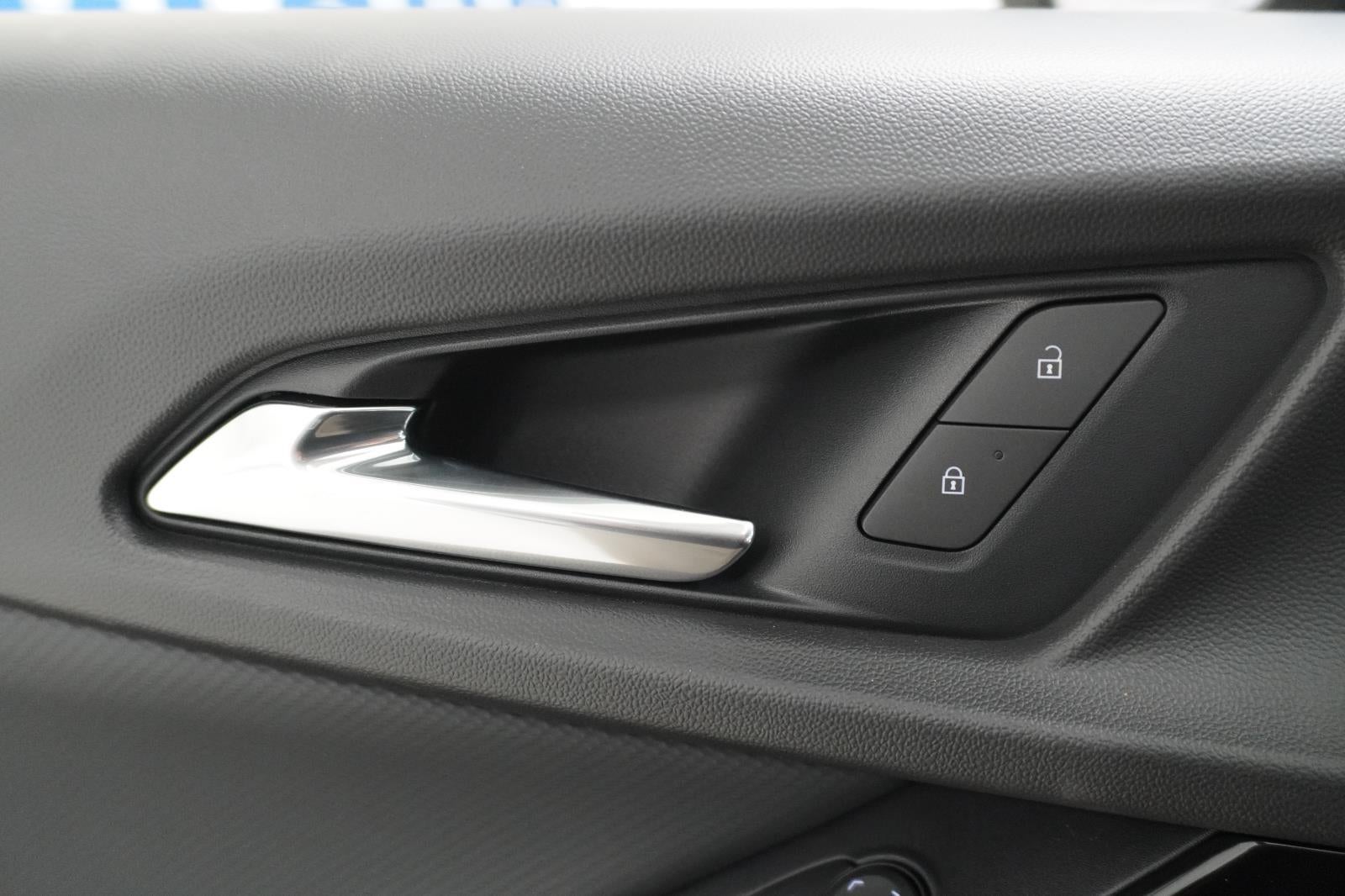2027 Chevrolet Equinox LT - Photo 21