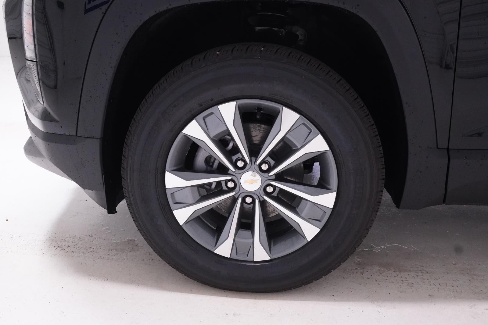 2027 Chevrolet Equinox LT - Photo 34