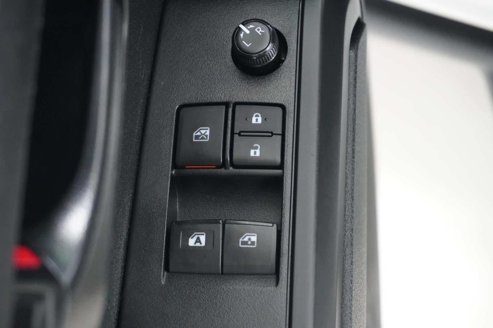 2022 Toyota Tacoma 2WD SR