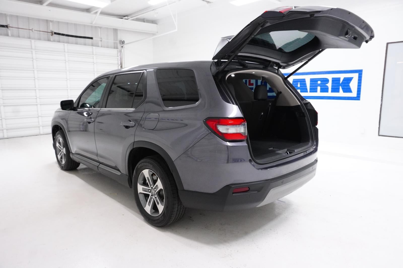 2023 Honda Pilot EX-L 8 Passenger