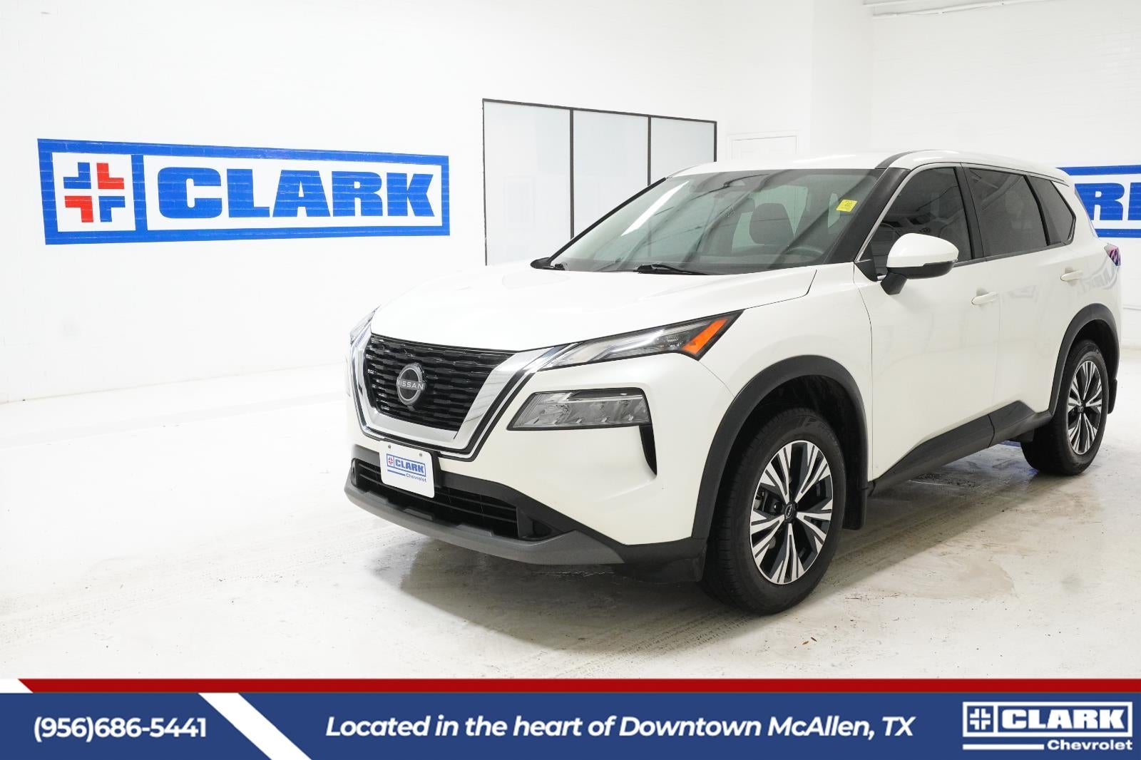 2022 Nissan Rogue SV FWD's photo