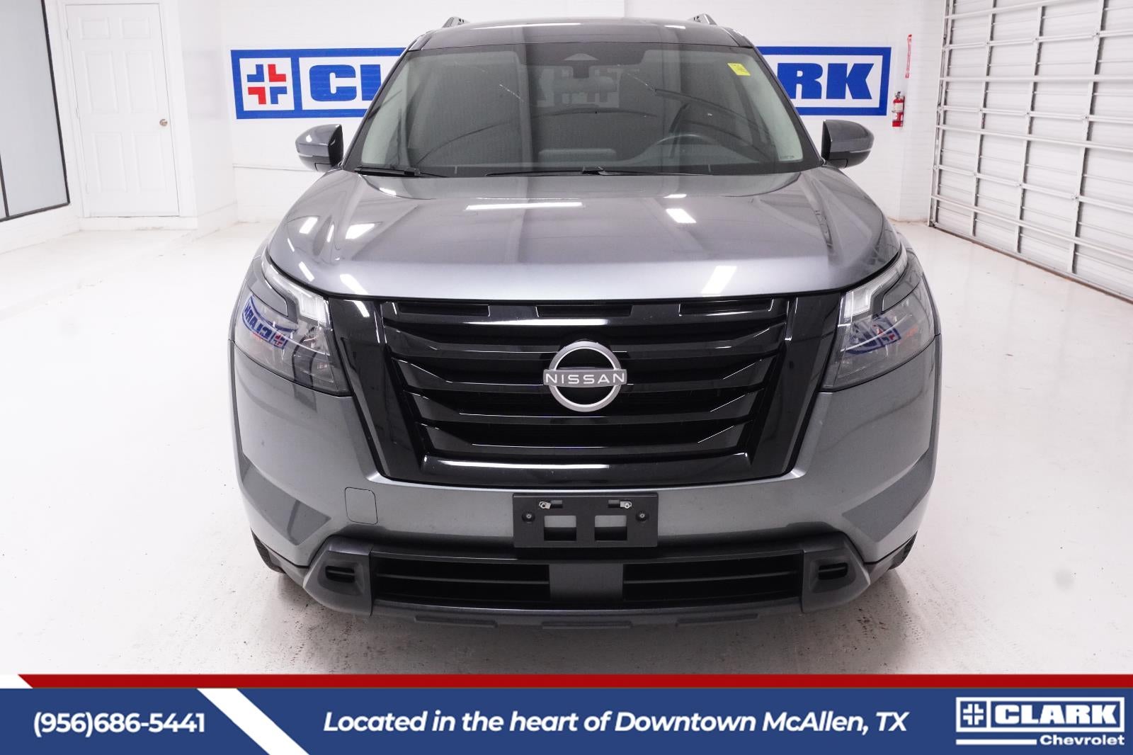 2024 Nissan Pathfinder SV