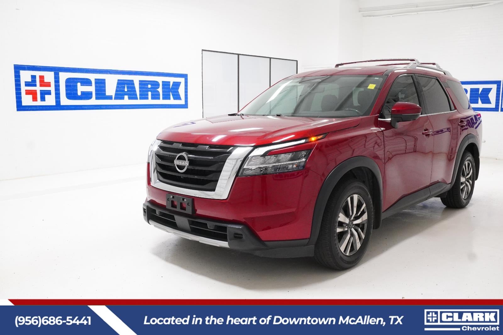 2023 Nissan Pathfinder SL