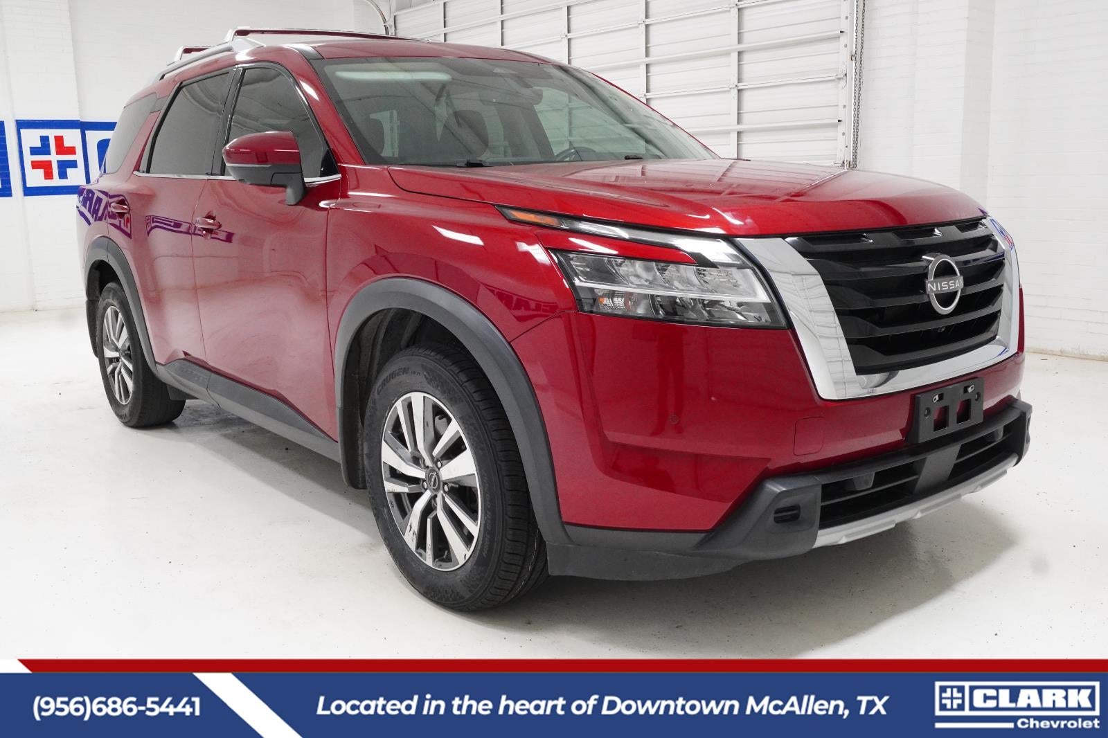 2023 Nissan Pathfinder SL