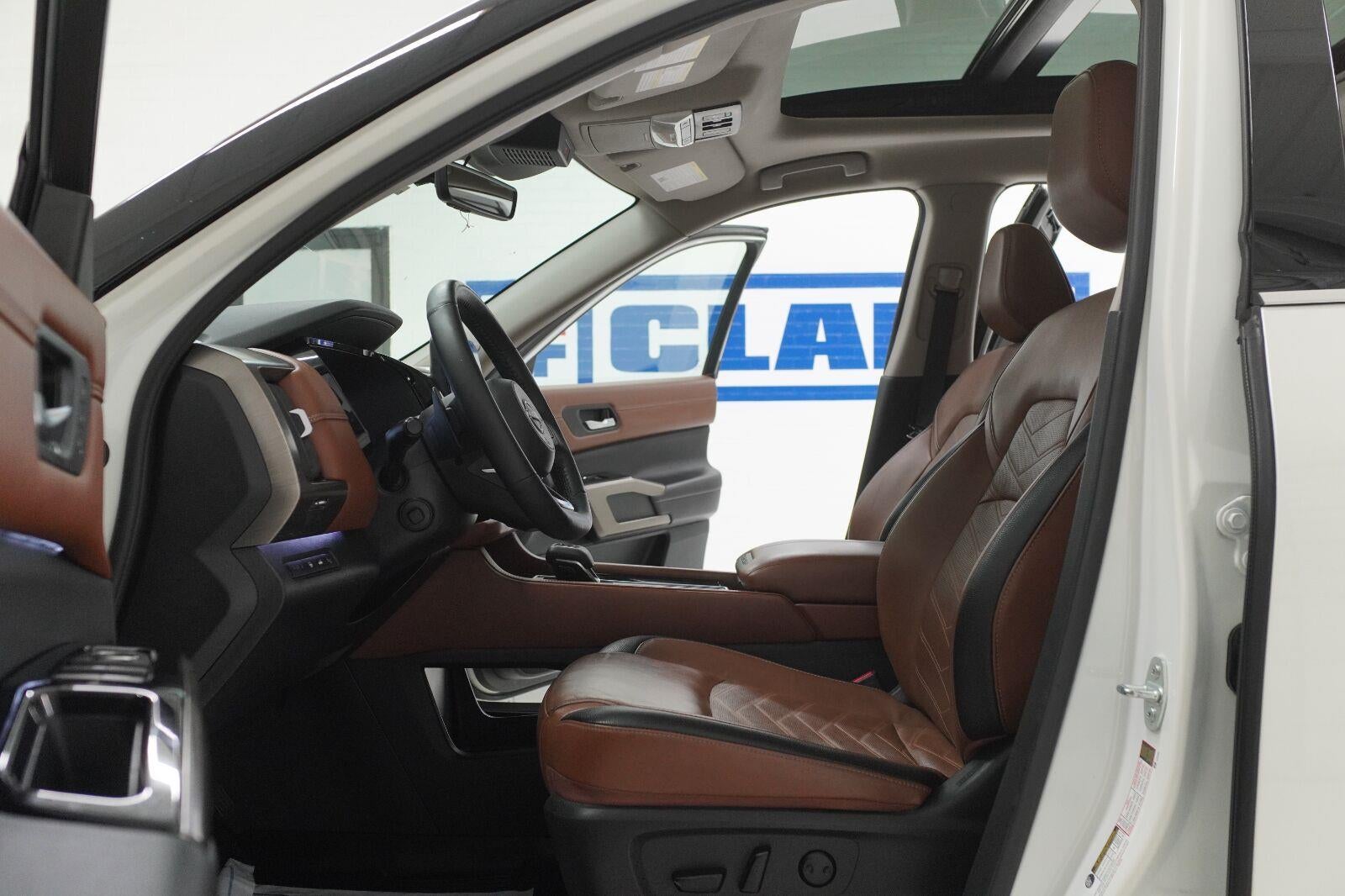 2024 Nissan Pathfinder Platinum
