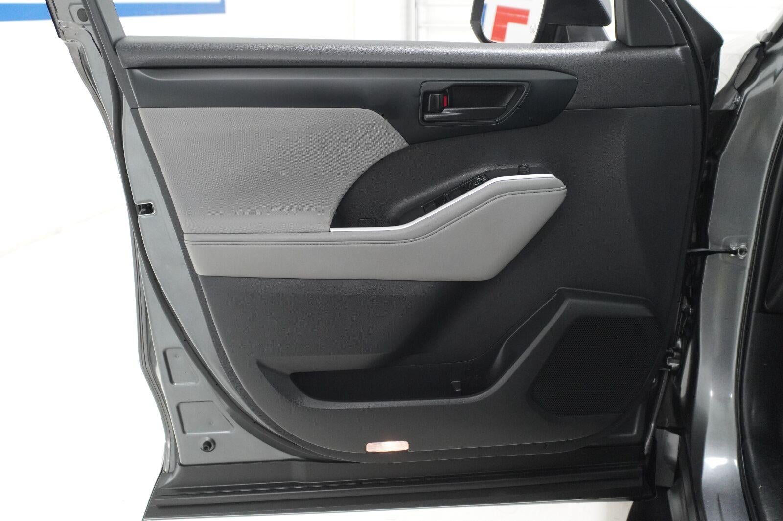 2022 Toyota Highlander L