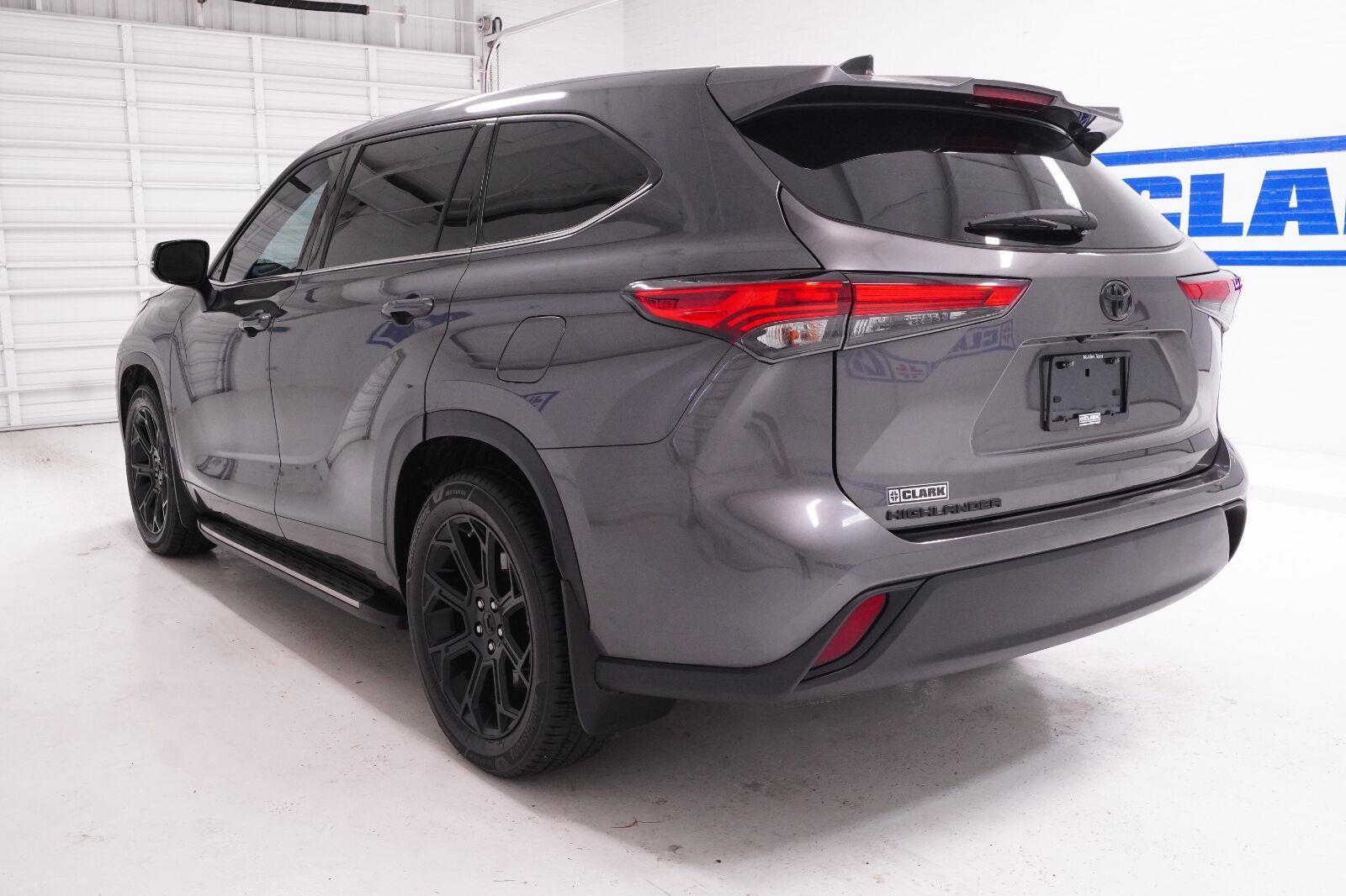2022 Toyota Highlander L