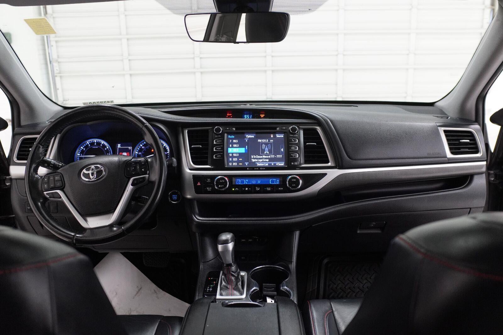 2019 Toyota Highlander SE