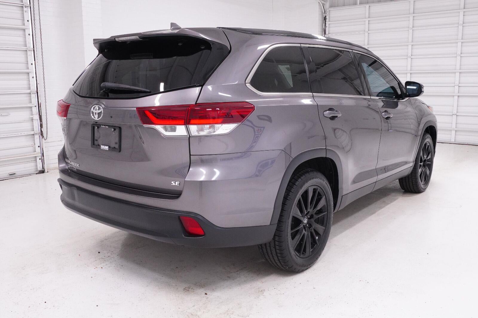 2019 Toyota Highlander SE