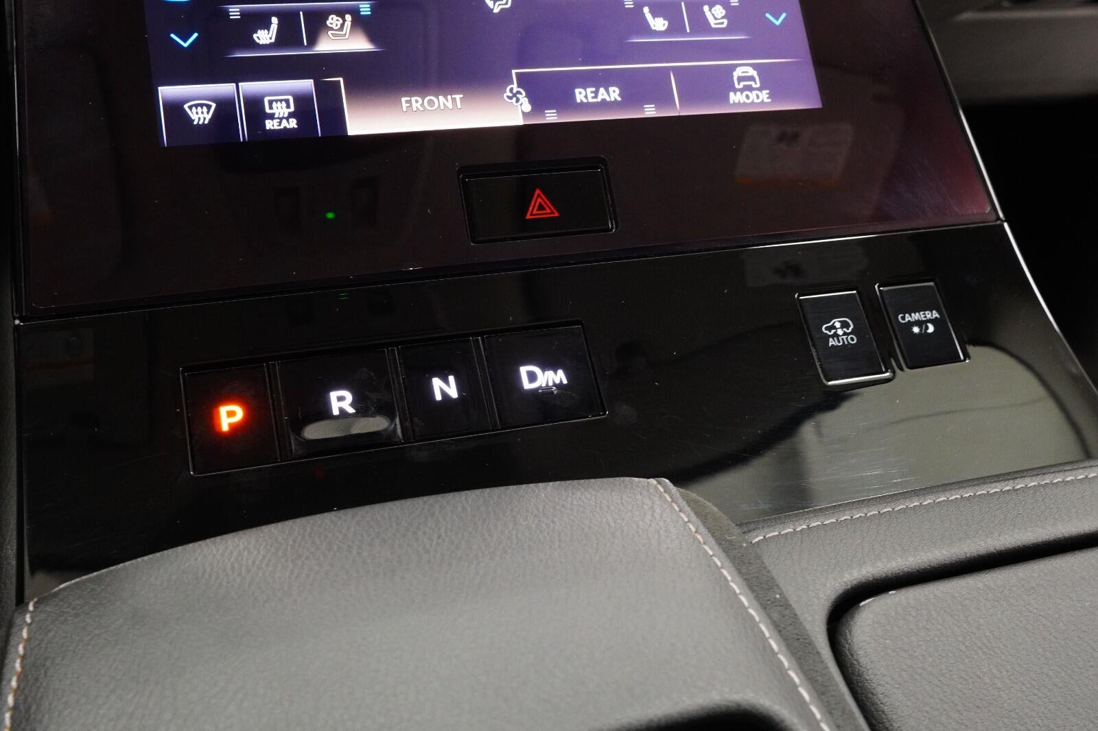 2025 INFINITI QX80 LUXE
