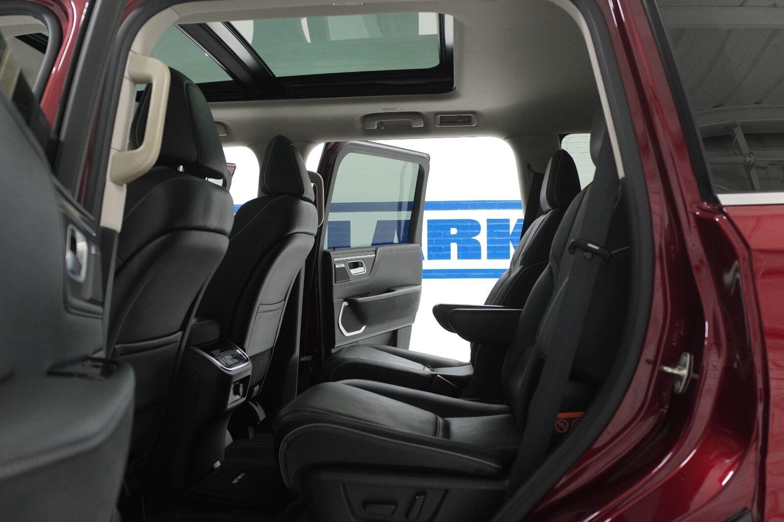 2025 INFINITI QX80 LUXE