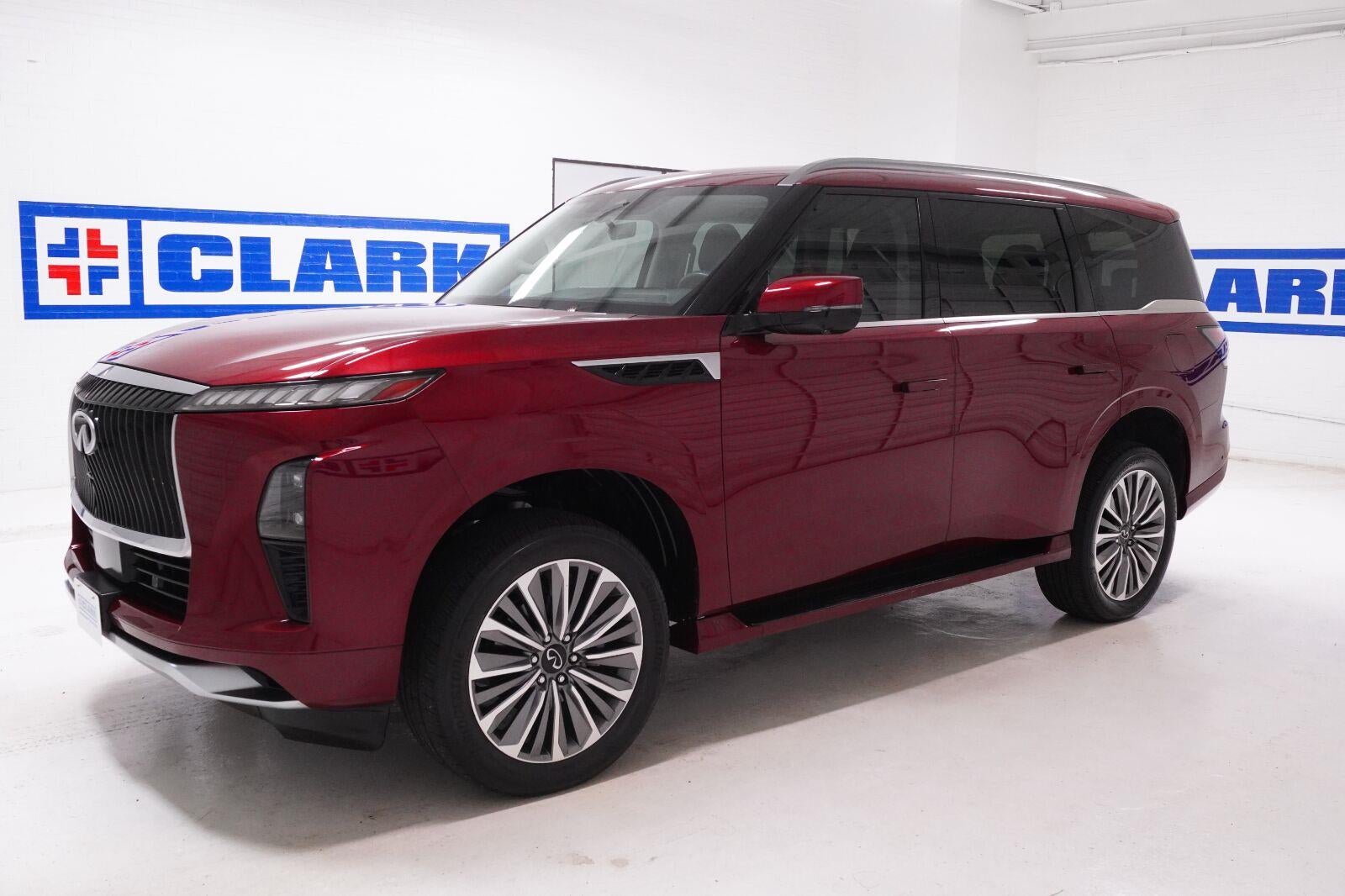 2025 INFINITI QX80 LUXE