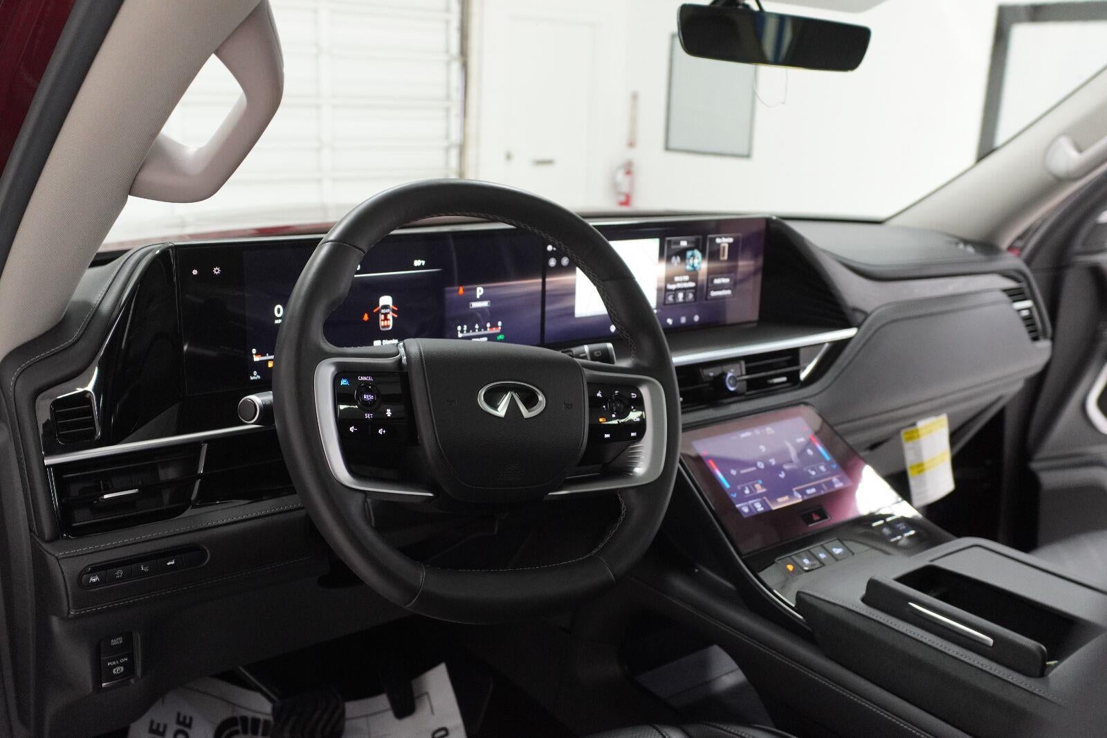 2025 INFINITI QX80 LUXE