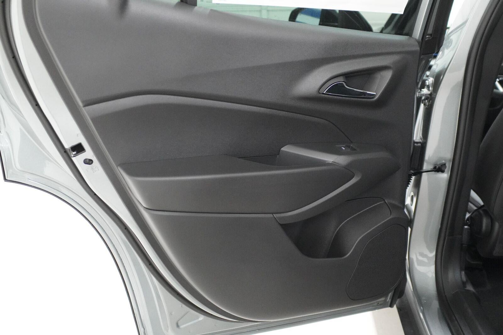 2026 Chevrolet Trax LT - Photo 11