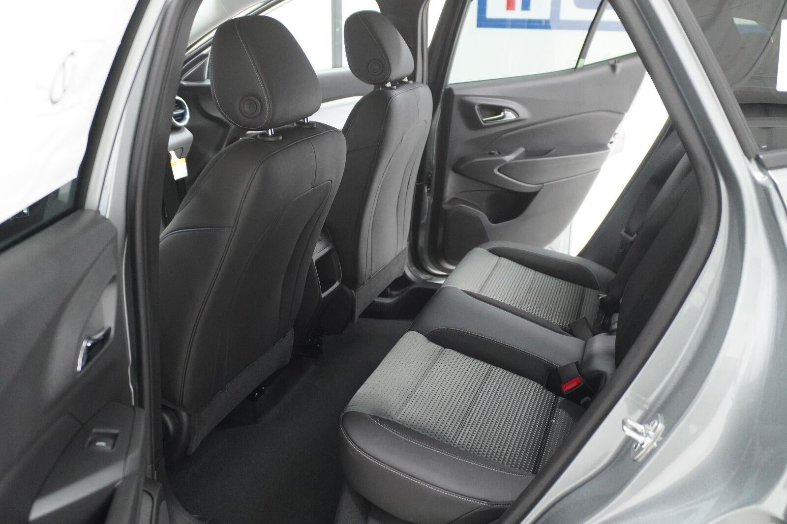 2026 Chevrolet Trax LT - Photo 12