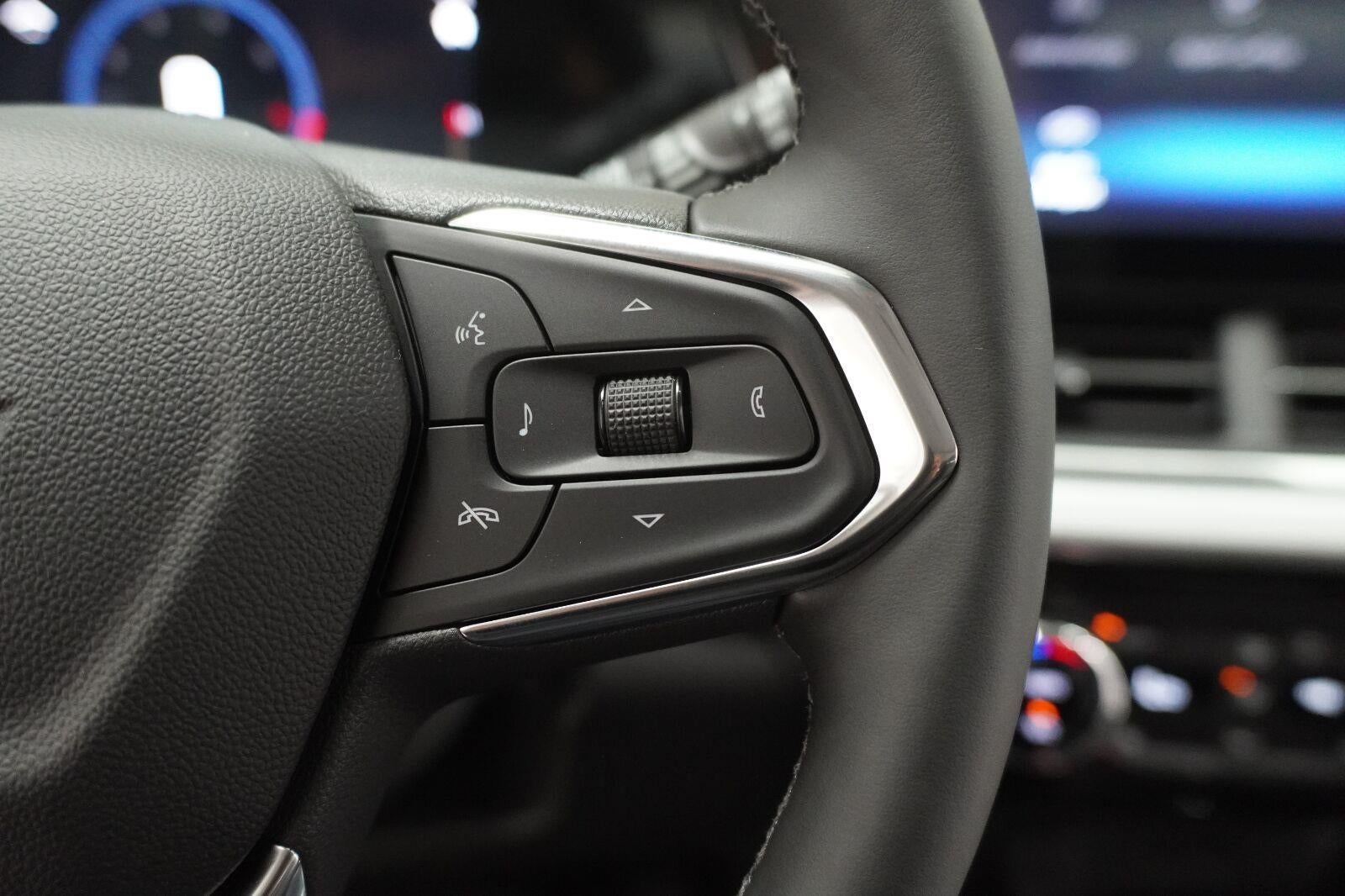 2026 Chevrolet Trax LT - Photo 17