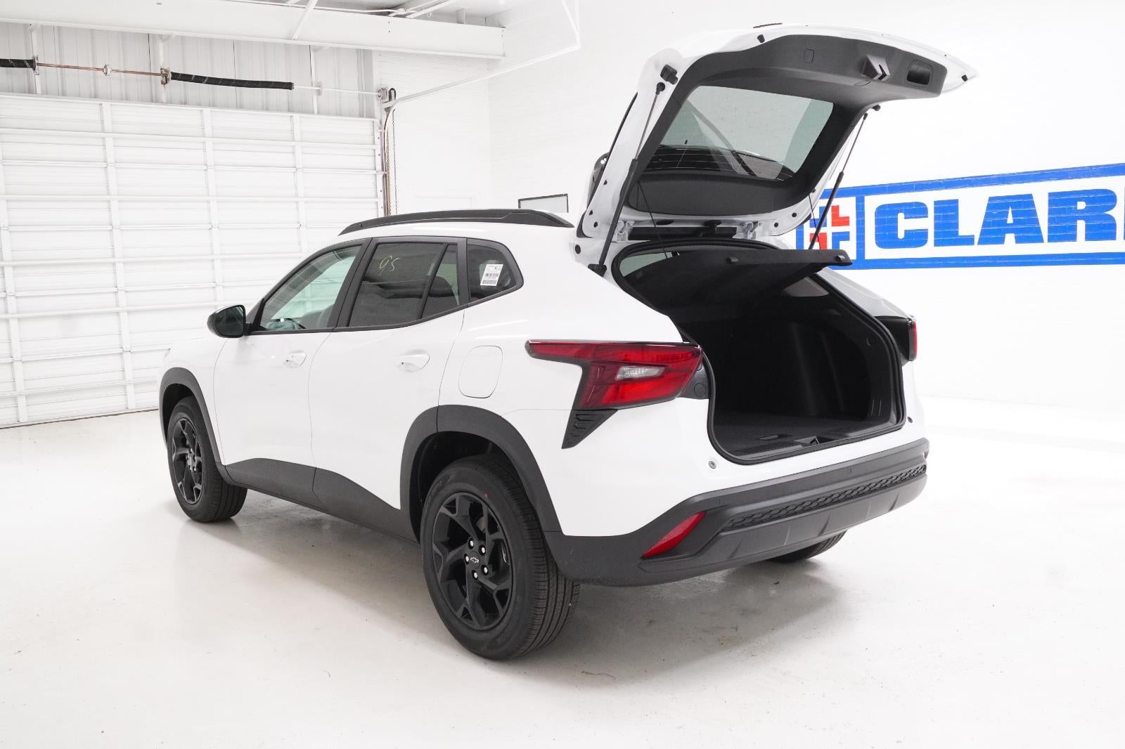 2026 Chevrolet Trax LT - Photo 8